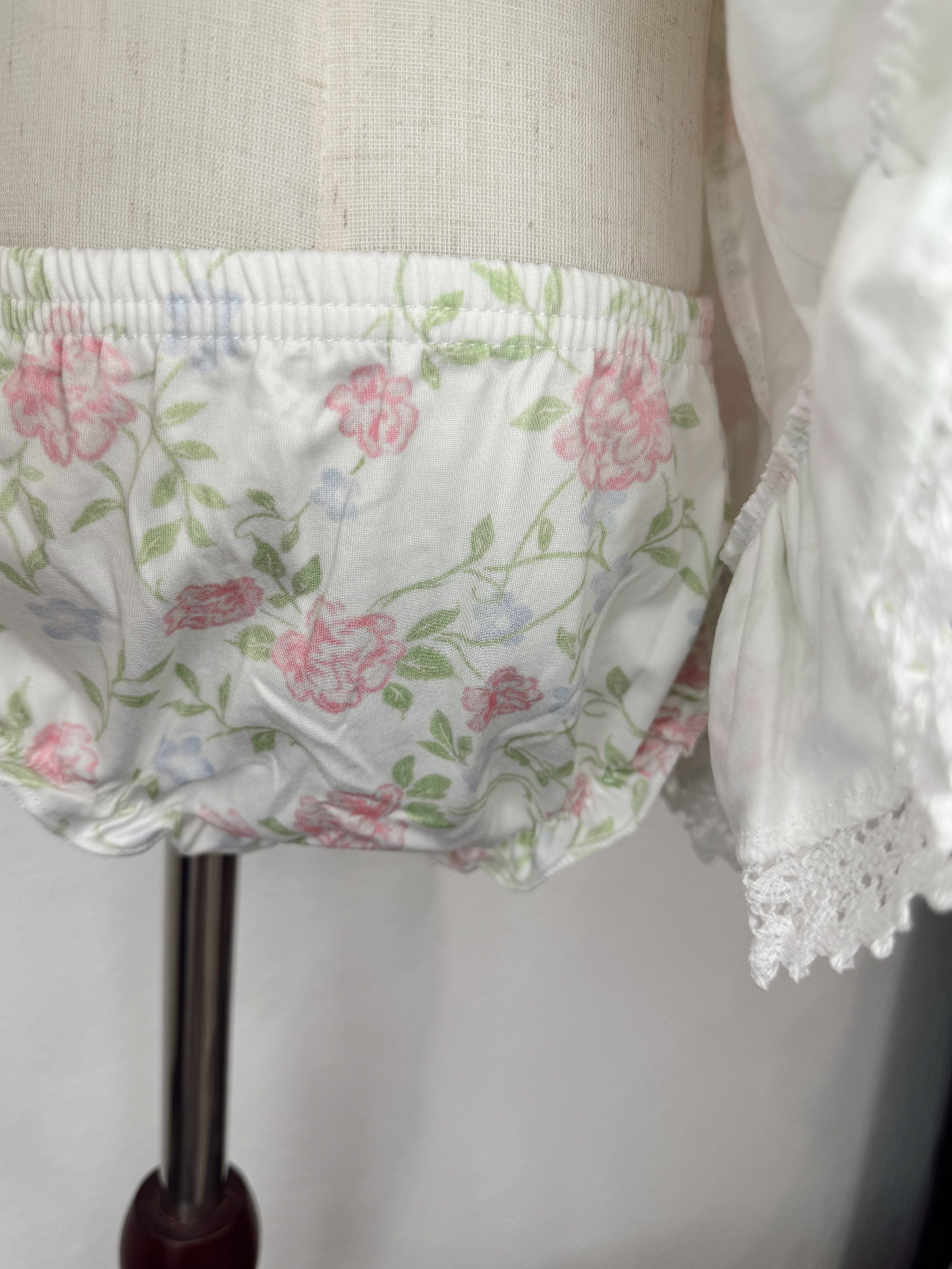Mama’s Mini Smocked Lace 2pc with Bummies